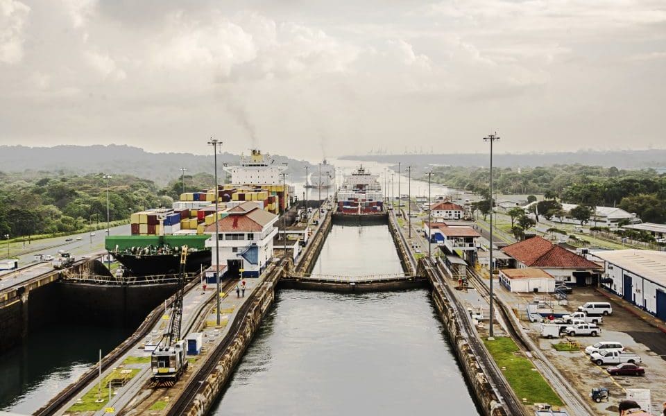 Panama_Panamakanal_Reisen Panama_Maedchen_Reisen